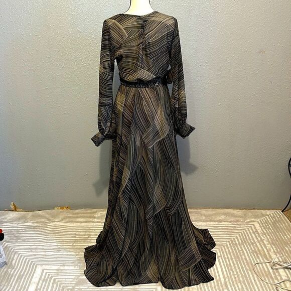 Vintage Meghan LA women’s balloon sleeves maxi dress. No size tag. Elastic waist - Picture 6 of 11